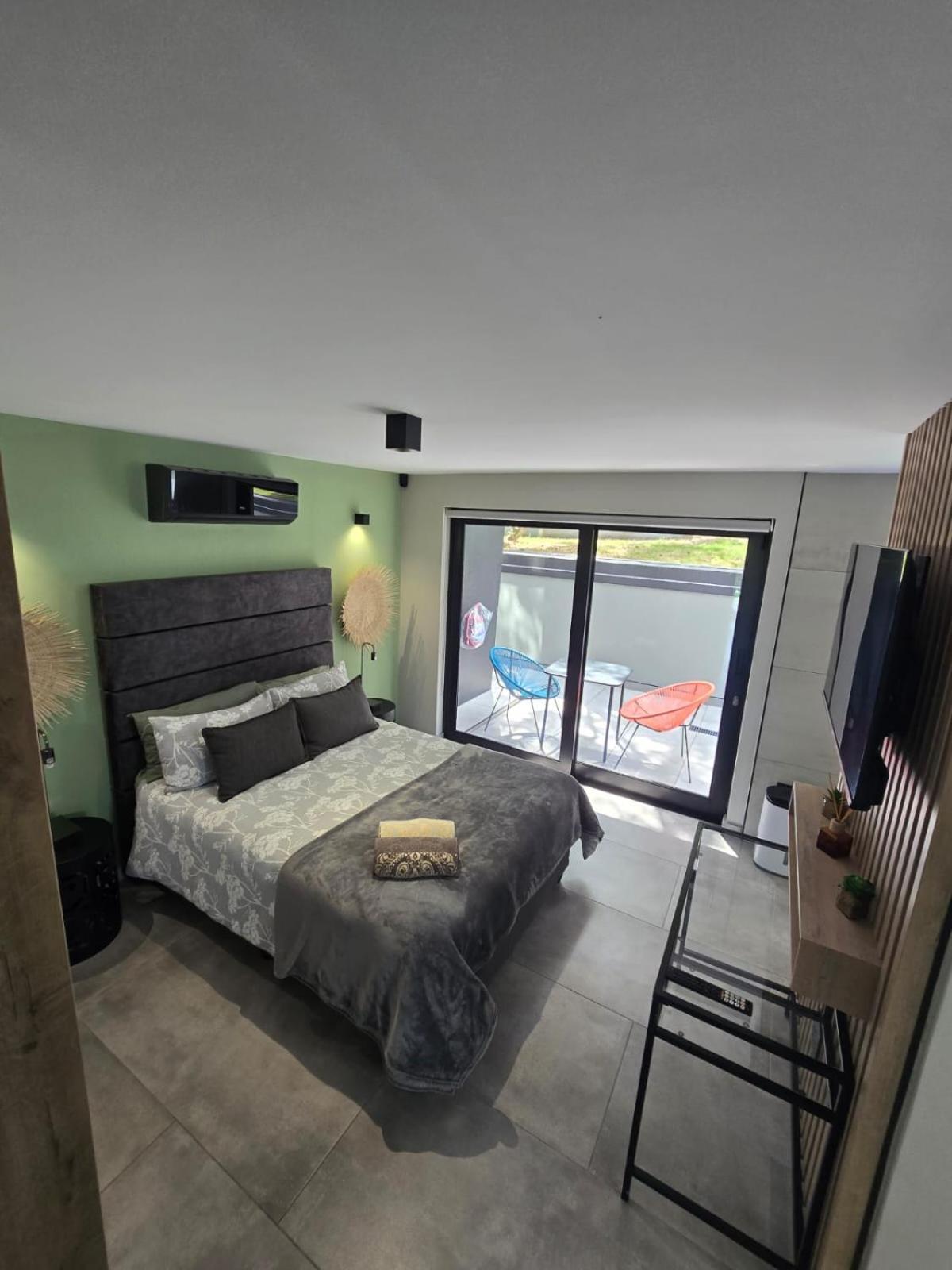 The Block Hotel Wildernis Buitenkant foto